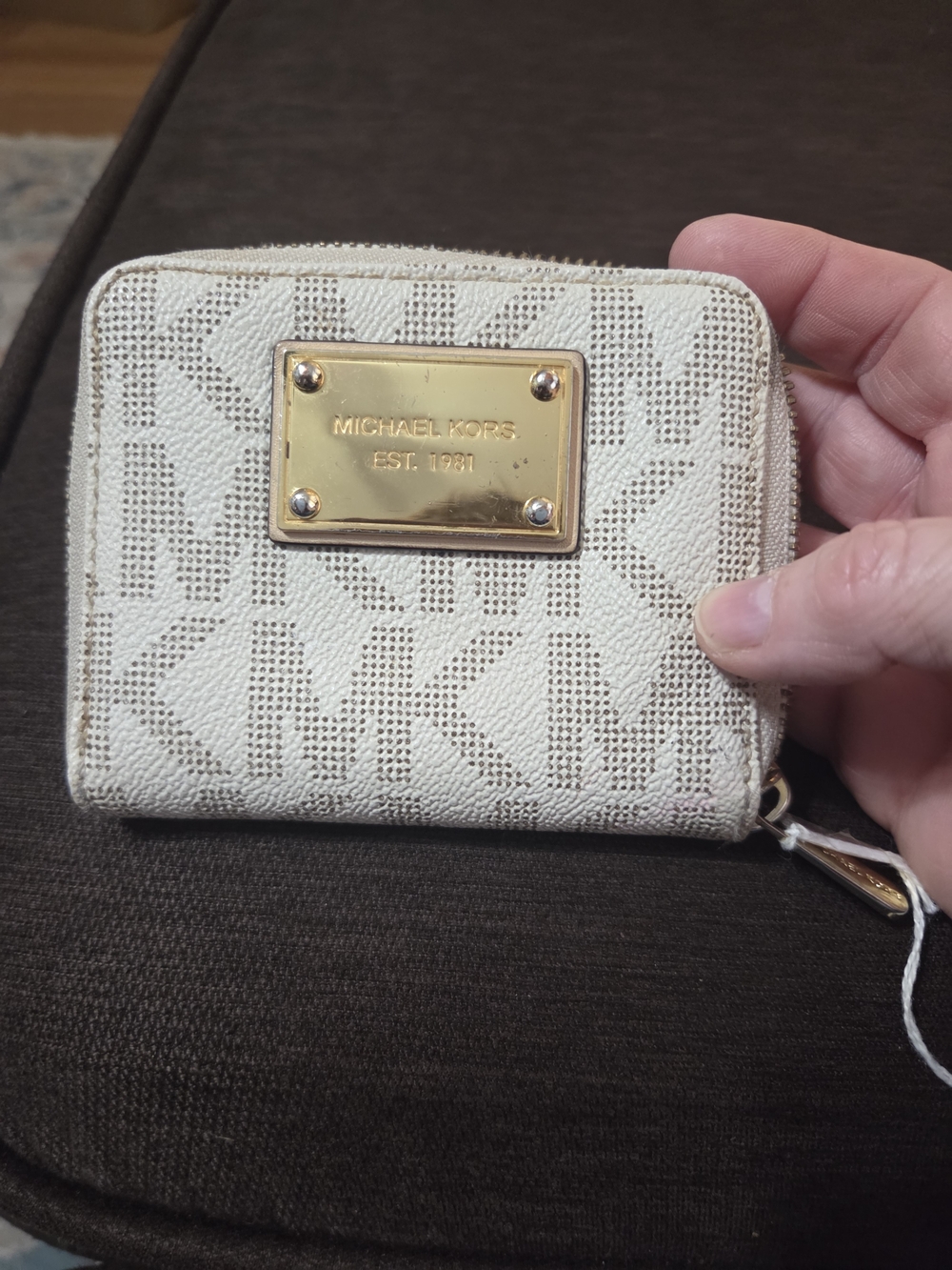 Michael Kors Ivory Logo Zip-Around Wallet EXCELLENT COND